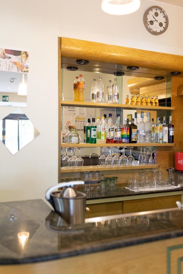 Hotel Villa Merope Римини Екстериор снимка